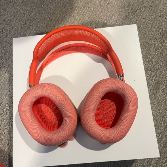 Apple Airpod Maxs! - Picture 4 of 5